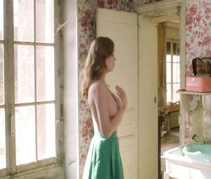 Lea Seydoux Nude Roses A Credit Video Best Sexy Scene