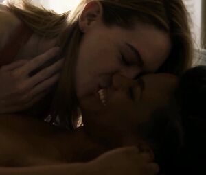 Freema Agyeman, Jamie Clayton - Sense8 s01e06 (2015)