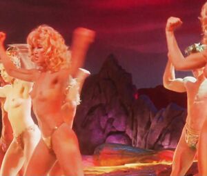 Gina Gershon, Elizabeth Berkley - Showgirls (1995)