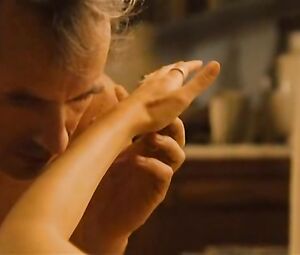 Rosamund Pike, Ayelet Zurer - Fugitive Pieces (2007)