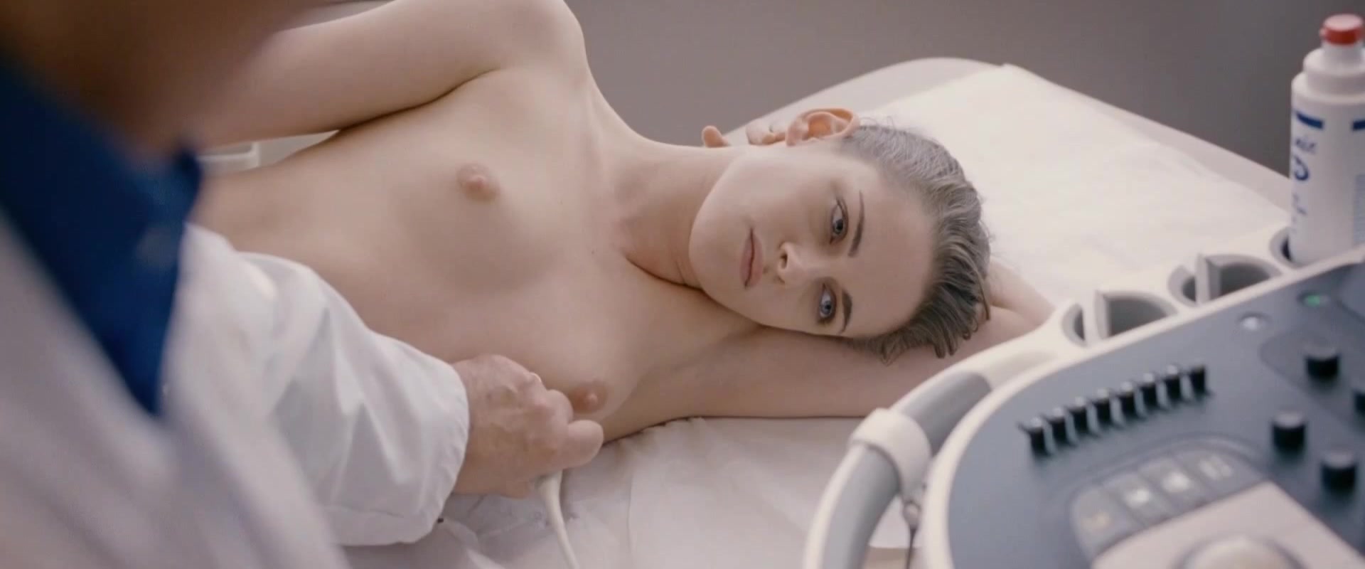 Kristen stewart nude in personal shopper