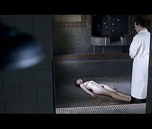 Olga Kurylenko - L'Annulaire (2005)