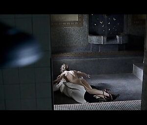 Olga Kurylenko - L'Annulaire (2005)