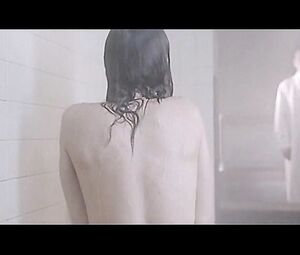 Olga Kurylenko - L'Annulaire (2005)