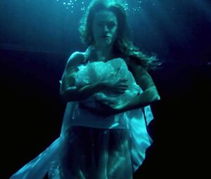 Lilly-Fleur Pointeaux & Gala Besson - Horsehead (2014)