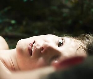 Julia Koschitz - Jonathan (2016)