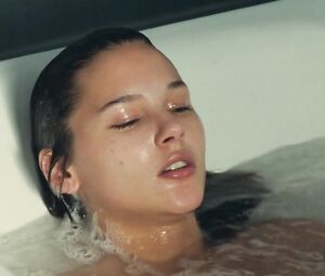 Virginie Ledoyen - Heroines (1997)