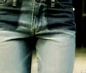 Fashion victims find the perfect body (2003)