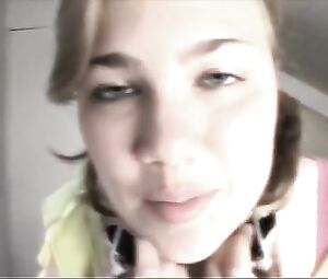 Webcam striptease catch by Mom
