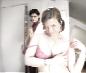 Webcam striptease catch by Mom