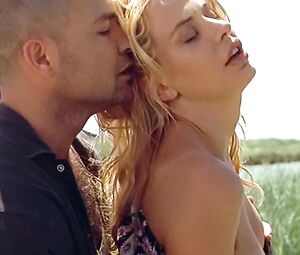 Valeria Marini - Bambola (1996)