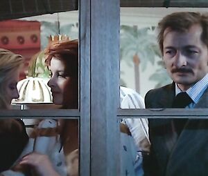 Élisabeth Buré & Lisa Stophenberg & Emmanuelle Parèze & Ursula White - Couples voyeurs Et Fesseurs (1977)