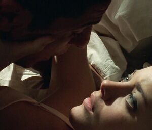 Marion Cotillard nude - Taxi (1998)