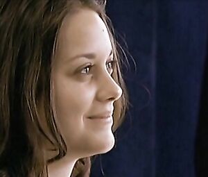 Marion Cotillard - Une Affaire Privee (2002)