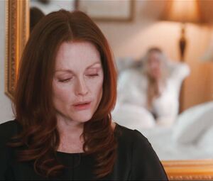 Amanda Seyfried & Julianne Moore - Chloe (2009)