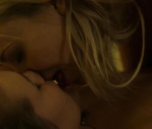 Chelsey Reist & Sharon Hinnendael - Embrace of the Vampire (2013)