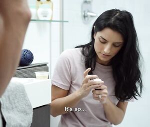 Aislinn Derbez, Erica Silverman nude - Easy S01E04 (2016)