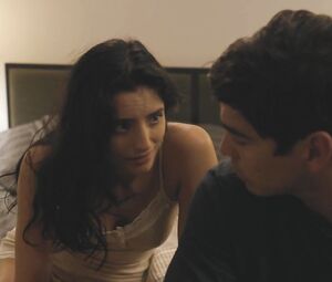 Aislinn Derbez, Erica Silverman nude - Easy S01E04 (2016)