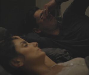 Aislinn Derbez, Erica Silverman nude - Easy S01E04 (2016)