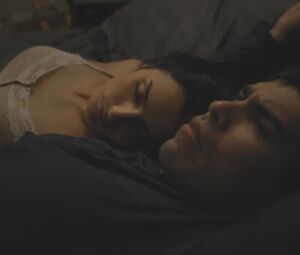 Aislinn Derbez, Erica Silverman nude - Easy S01E04 (2016)