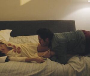 Aislinn Derbez, Erica Silverman nude - Easy S01E04 (2016)