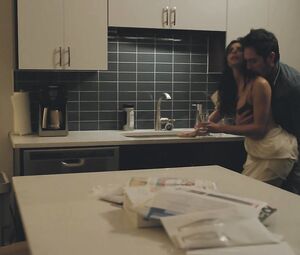 Aislinn Derbez, Erica Silverman nude - Easy S01E04 (2016)