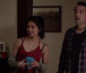 Amanda Peet, Melanie Lynskey ‘Togetherness S2E2 (2016)’ HD 720 (Sex, Tits)