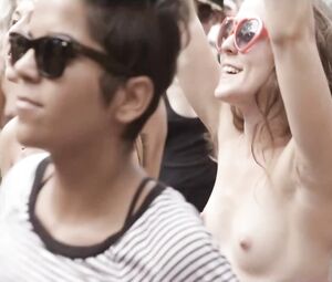 Amy Landecker, Gaby Hoffmann - Transparent S02E07-10 (2015) HD 720 (Nude, Bush)