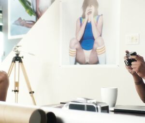 Autumn Kendrick, Claudia Lee, Miranda Rae Mayo - The Girl In The Photographs (2015) Full HD BR (Sex, Nude)