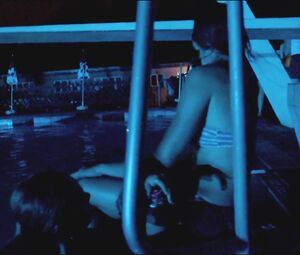 Carolyn Genzkow, Sina Tkotsch, Lynn Femme nude - Der Nachtmahr (2015)