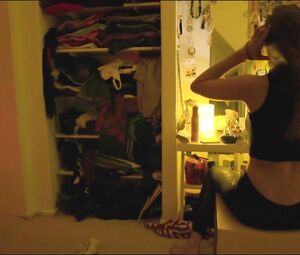 Carolyn Genzkow, Sina Tkotsch, Lynn Femme nude - Der Nachtmahr (2015)