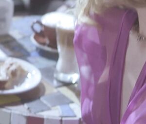 Emmanuelle Vaugier, Shannyn Sossamon - 40 Days & 40 Nights (2002)