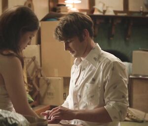 Jessica de Gouw, Catherine Larcey nude - Cut Snake (2014)