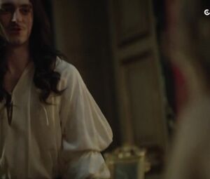 Noemie Schmidt, Maddison Jaizani nude - Versailles S01E04 (2015)