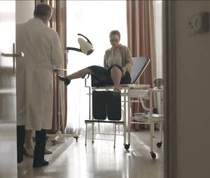 Sonja Gerhardt, Emilia Schüle - Ku'damm 56  (2016)  (Sex, Nude, FF)