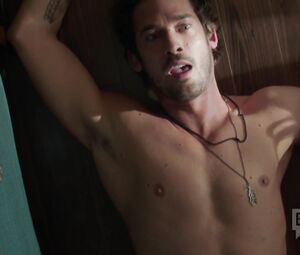 Alanna Ubach - Girlfriends Guide to Divorce S03E01-02 (2017)