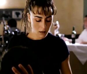 Candela Pena - PRINCESAS(2005)