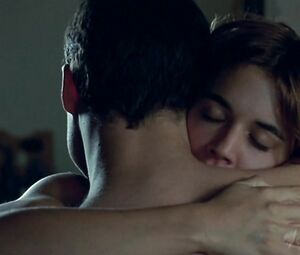 Adriana Ugarte - Castillos de cartón (3some 2009)