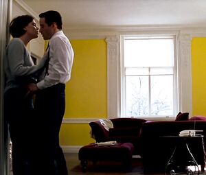 Charlize Theron, Connie Nielsen - THE DEVIL'S ADVOCATE