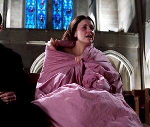 Charlize Theron, Connie Nielsen - THE DEVIL'S ADVOCATE