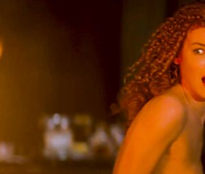 Charlize Theron, Connie Nielsen - THE DEVIL'S ADVOCATE