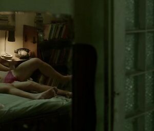 Juana Acosta nude โ Four Seasons in Havana s01e01 (2016)