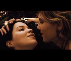 Livia De Bueno Nathalia Dill ParaΓsos Artificiais (2012) (Paradise)