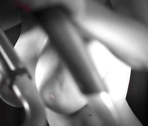 Micaela Schafer - Jump uncut (Babes, Strip)