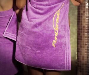 Micaela Schafer - Jump uncut (Babes, Strip)