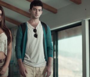 Nicole Herold & Madeline Brewer & Amanda Cerny - The Deleted (2016) s1e1