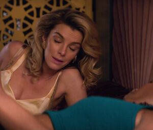 Betty Gilpin, Sydelle Noel nude - Glow s03e04 (2019)