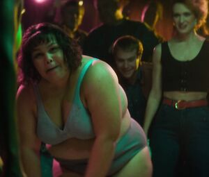 Britney Young nude - Glow s03e08 (2019)