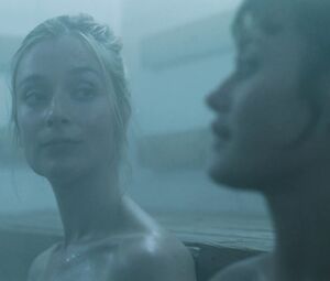 Ella Purnell nude - Sweetbitter s02e01-02 (2019)