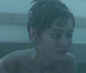 Ella Purnell nude - Sweetbitter s02e01-02 (2019)